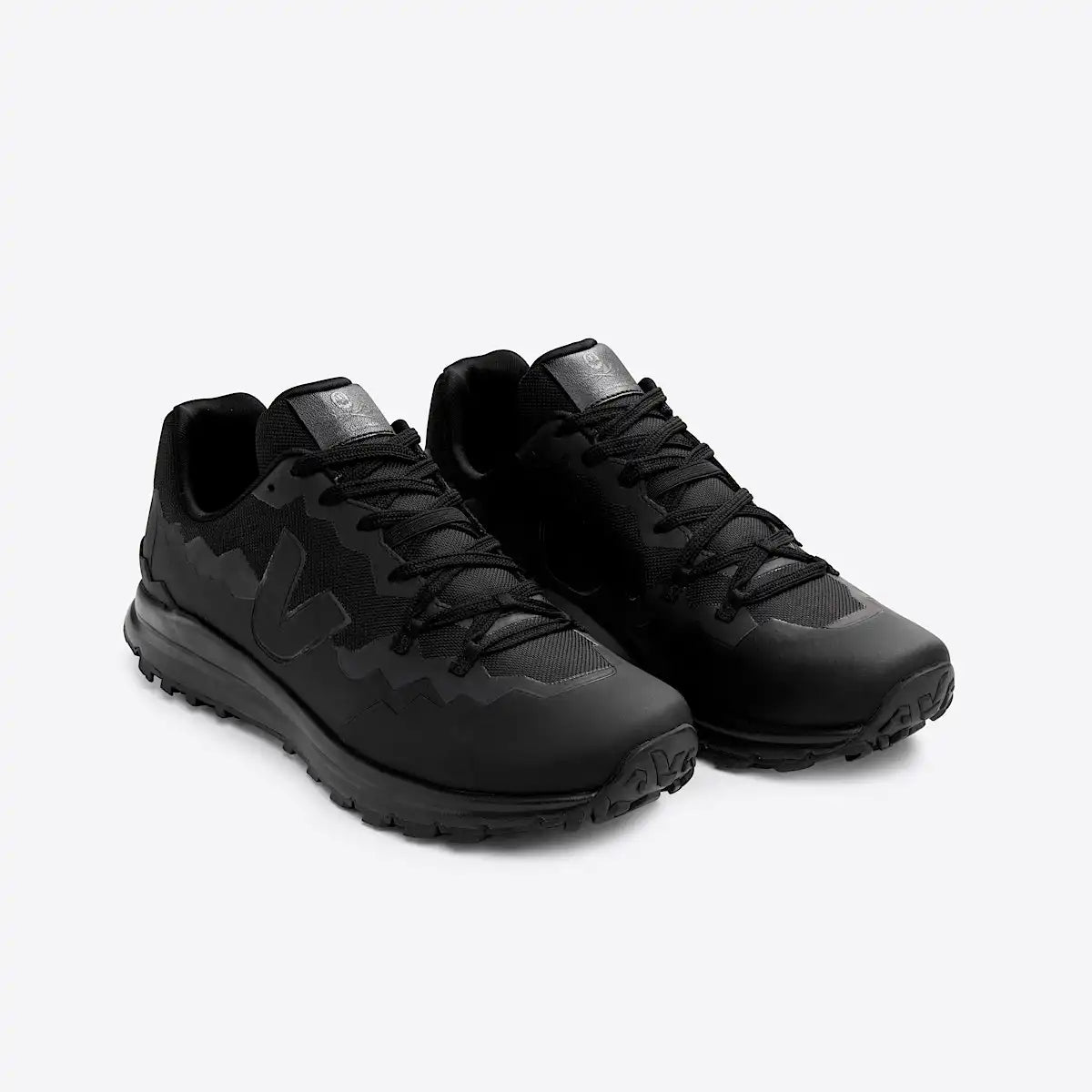 FITZ ROY TREK-SHELL VEJA X SEA SHEPHERD FULL BLACK