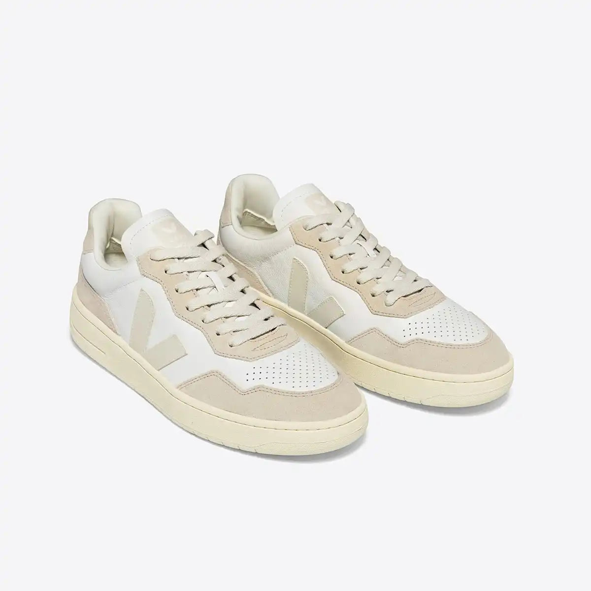 V-90 LEATHER WHITE PIERRE